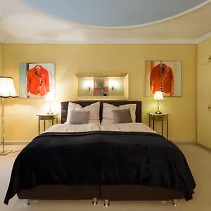 https://apartment-sonnenfelsgasse.vienna-besthotels.com
